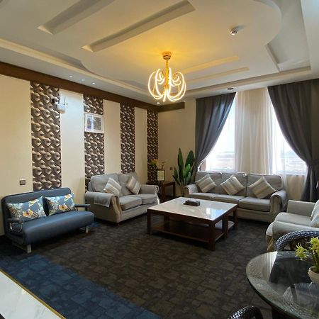 Aral Hotel Apartments Tabuk Extérieur photo