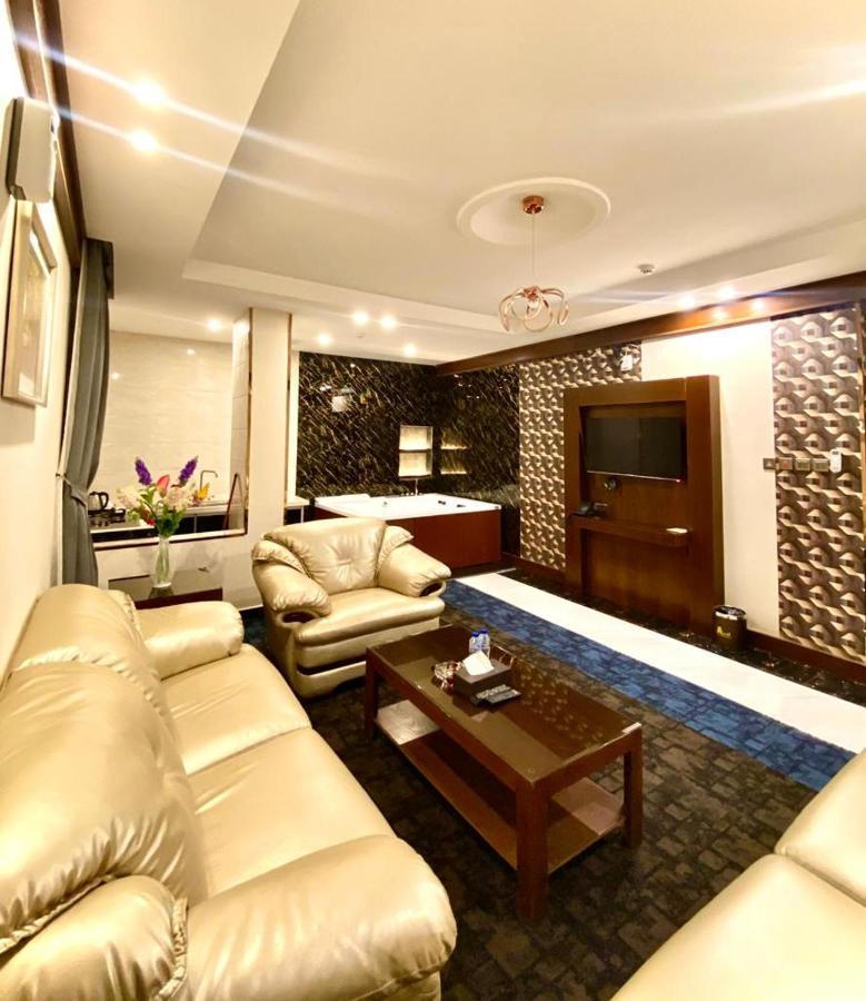 Aral Hotel Apartments Tabuk Extérieur photo