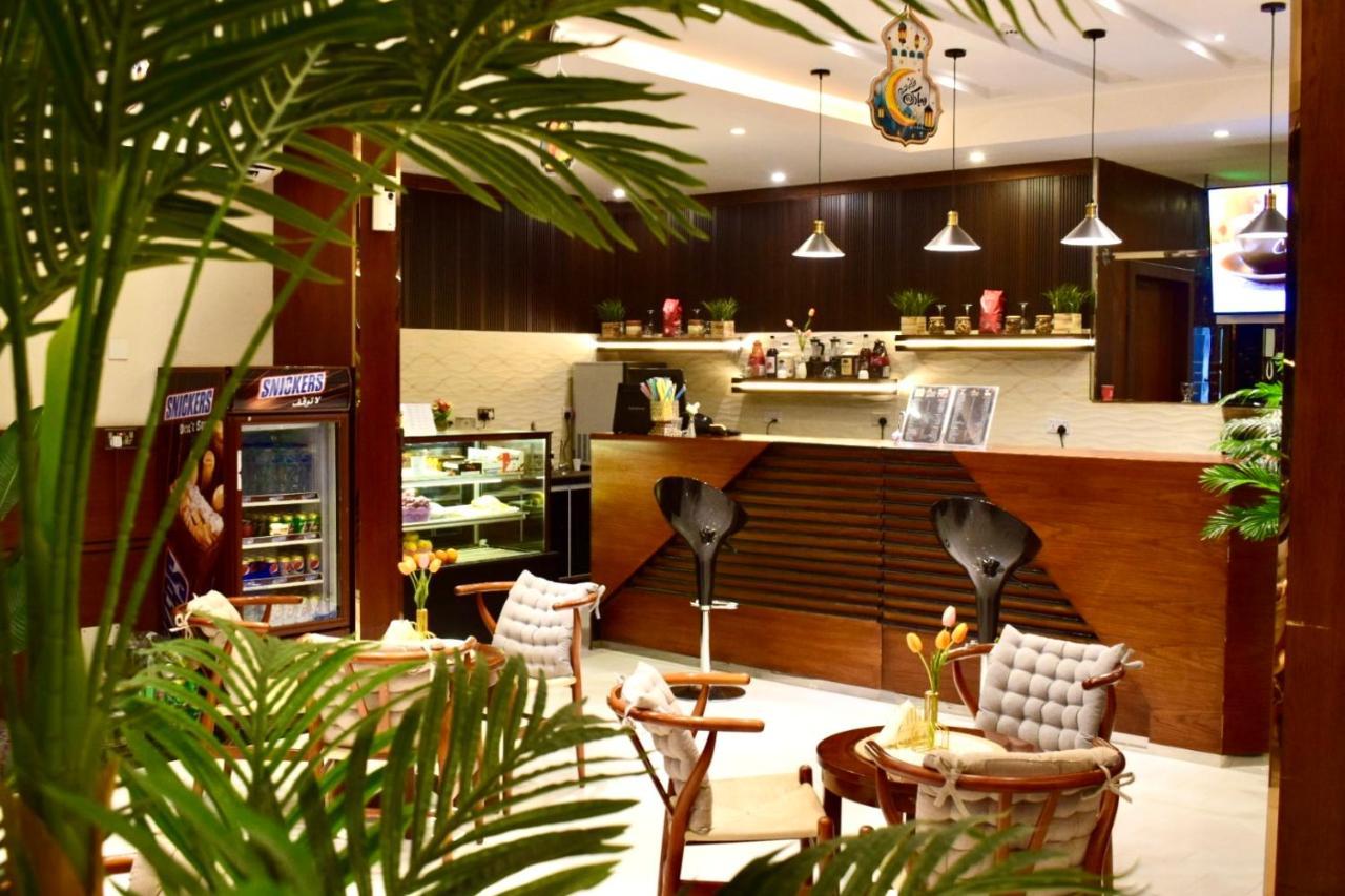 Aral Hotel Apartments Tabuk Extérieur photo