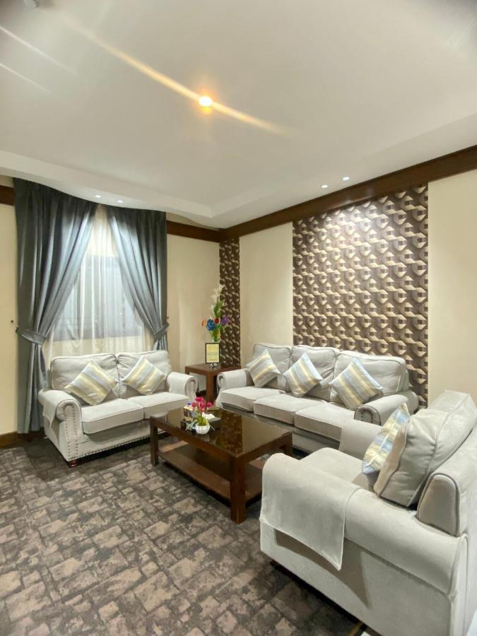 Aral Hotel Apartments Tabuk Extérieur photo