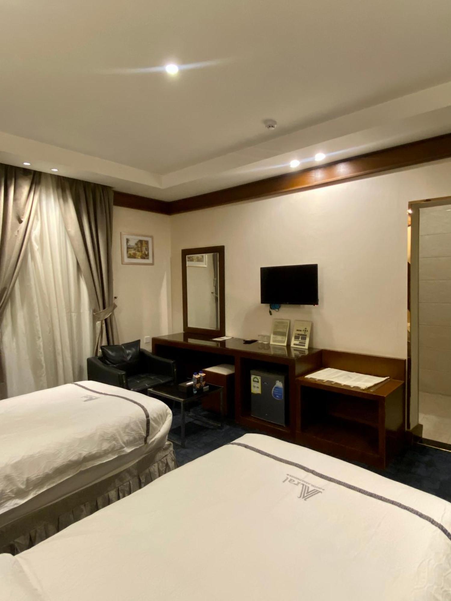Aral Hotel Apartments Tabuk Extérieur photo