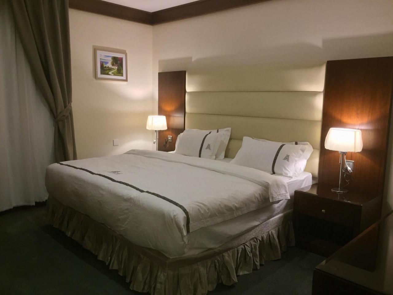Aral Hotel Apartments Tabuk Extérieur photo