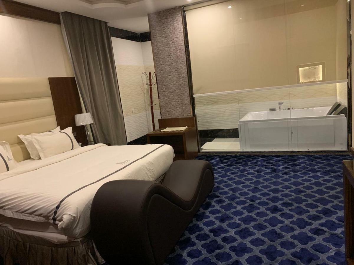 Aral Hotel Apartments Tabuk Extérieur photo